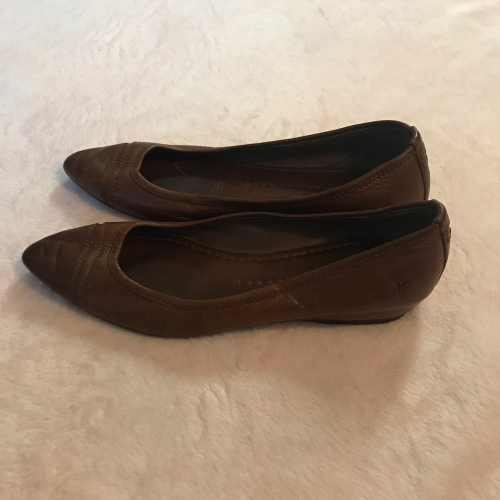 FRYE leather slip on pointed toe size 9 M
